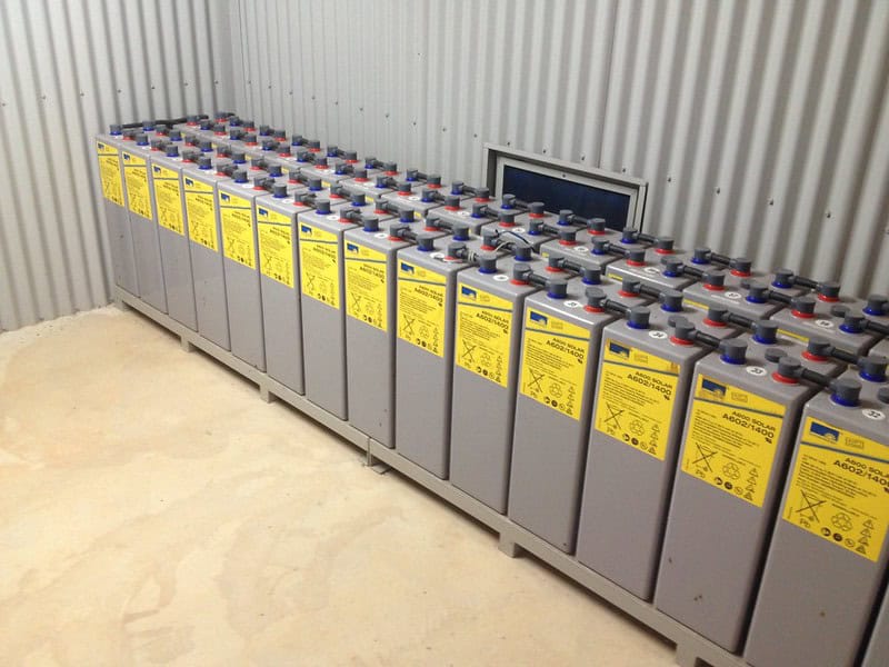 Mounted lithium solar batteries for a solar battery system for home use